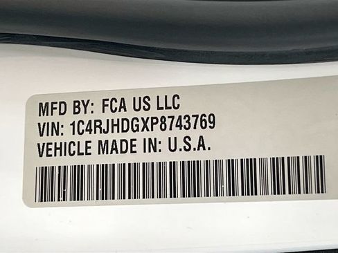 Used 2023 Jeep Grand Cherokee Overland AWD/4WD image 19