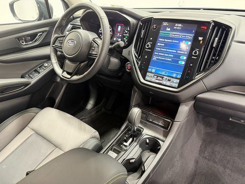 Used 2025 Subaru Ascent Onyx Edition image 27