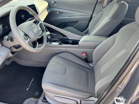 Used 2024 Hyundai Elantra SEL w/ Convenience Package FWD image 17