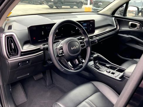 Used 2024 Kia Sorento S FWD image 16