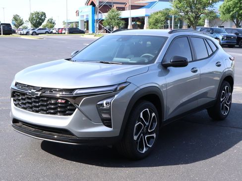 New 2026 Chevrolet Trax RS w/ Driver Confidence Package FWD image 25