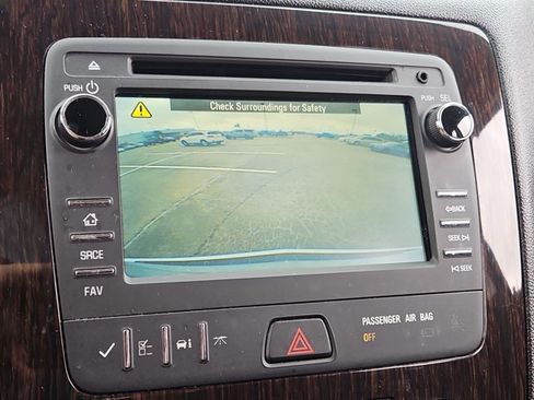 Used 2016 Chevrolet Traverse LT image 12