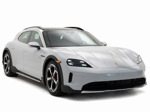 New 2025 Porsche Taycan 4S image 30