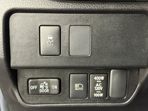 Used 2022 Toyota Tacoma TRD Off-Road w/ Technology Package RWD image 29