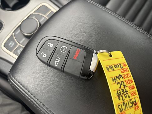 Used 2020 Jeep Grand Cherokee Limited X image 29