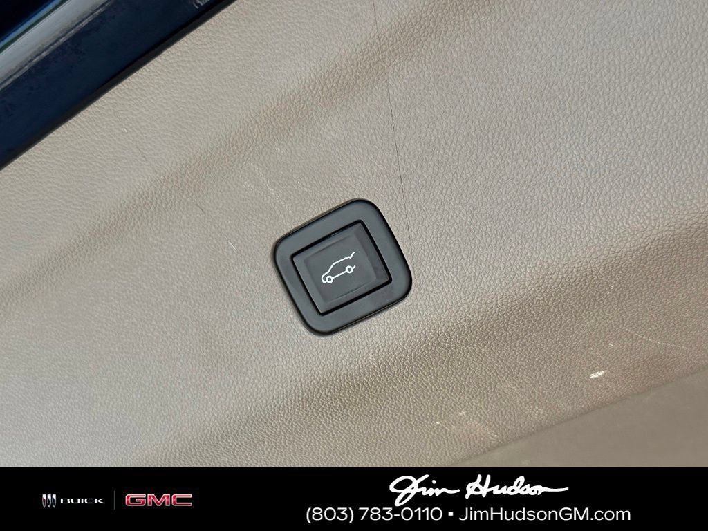 Used 2021 GMC Yukon XL Denali w/ Denali Premium Package AWD/4WD image 19