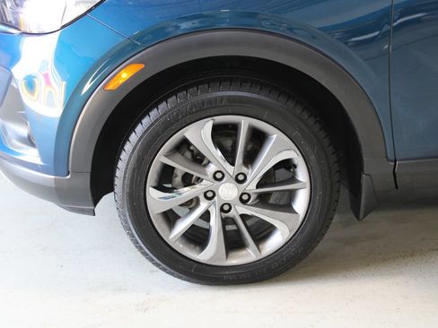 Used 2020 Buick Encore GX Essence w/ Experience Buick Package AWD/4WD image 4