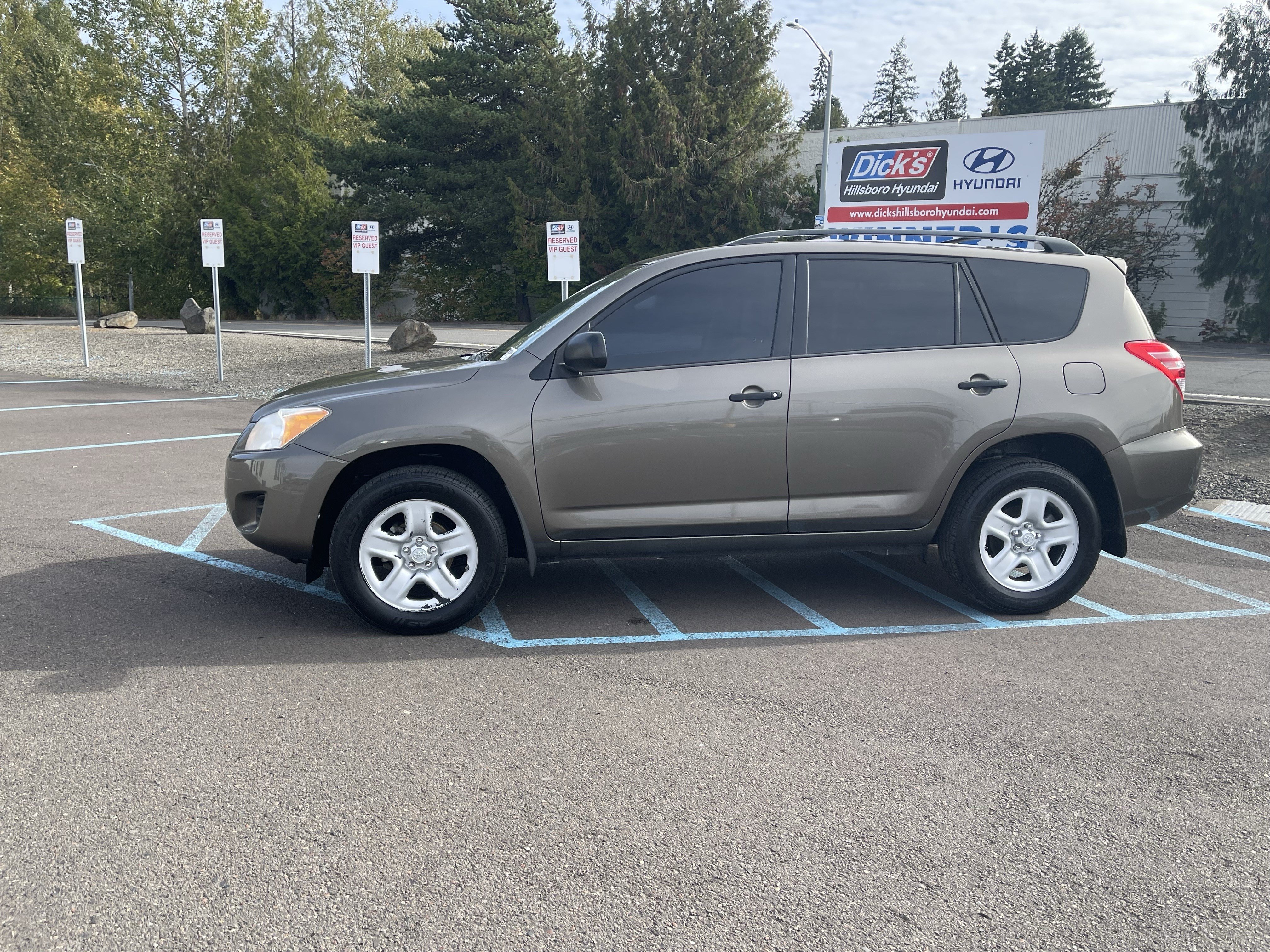 Used 2012 Toyota RAV4 4WD w/ Value Pkg image 2