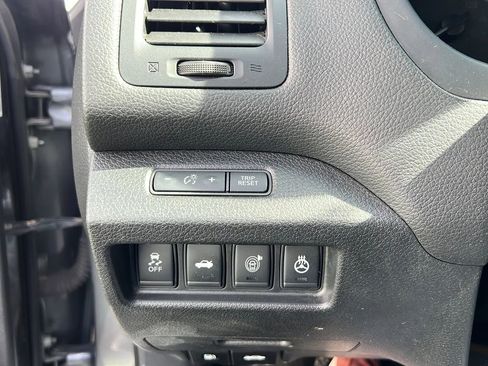Used 2015 Nissan Altima 2.5 SV w/ Convenience Package FWD image 30