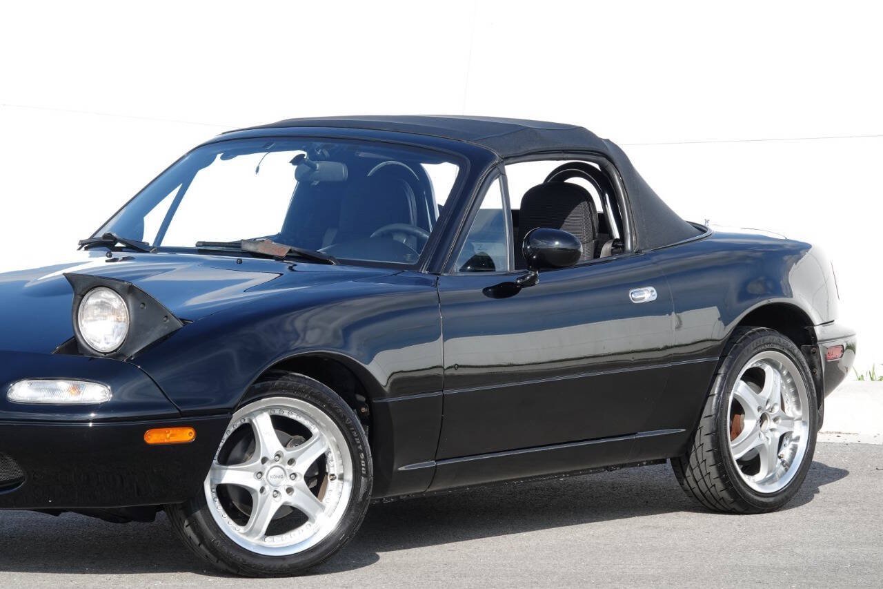 Used 1996 MAZDA MX-5 Miata RWD image 11