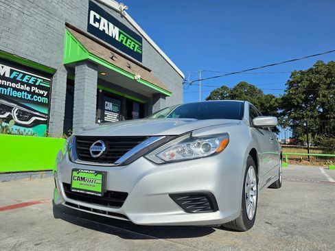 Used 2016 Nissan Altima 2.5 S w/ Power Driver Seat Package FWD image 2