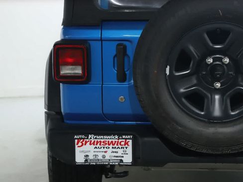 Used 2023 Jeep Wrangler Sport AWD/4WD image 39