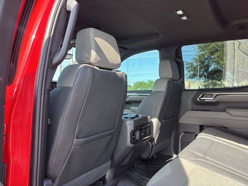 Used 2025 Chevrolet Silverado 1500 ZR2 w/ Technology Package AWD/4WD image 17