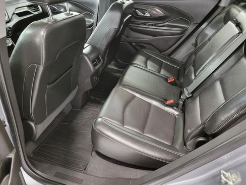 Used 2024 GMC Terrain SLT image 21