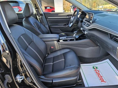 Used 2025 Nissan Altima 2.5 SR image 16