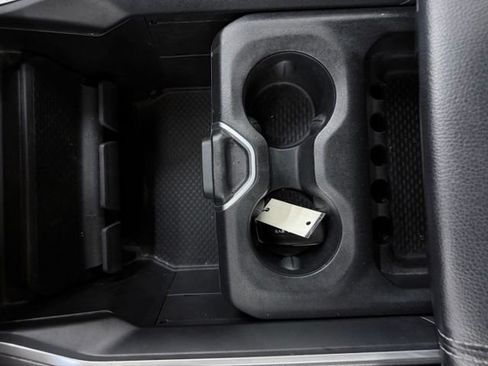 Used 2022 RAM 1500 Big Horn AWD/4WD image 30