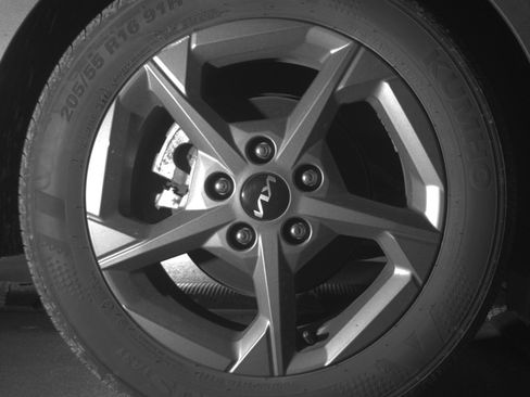 Used 2025 Kia K4 LXS image 15