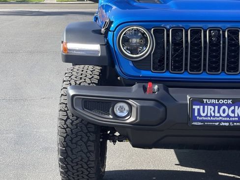 New 2026 Jeep Wrangler Unlimited Rubicon w/ Technology Group AWD/4WD image 5