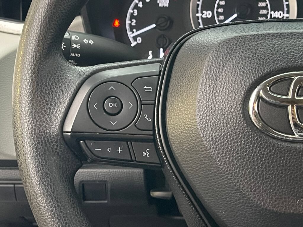 Used 2021 Toyota Corolla LE FWD image 15
