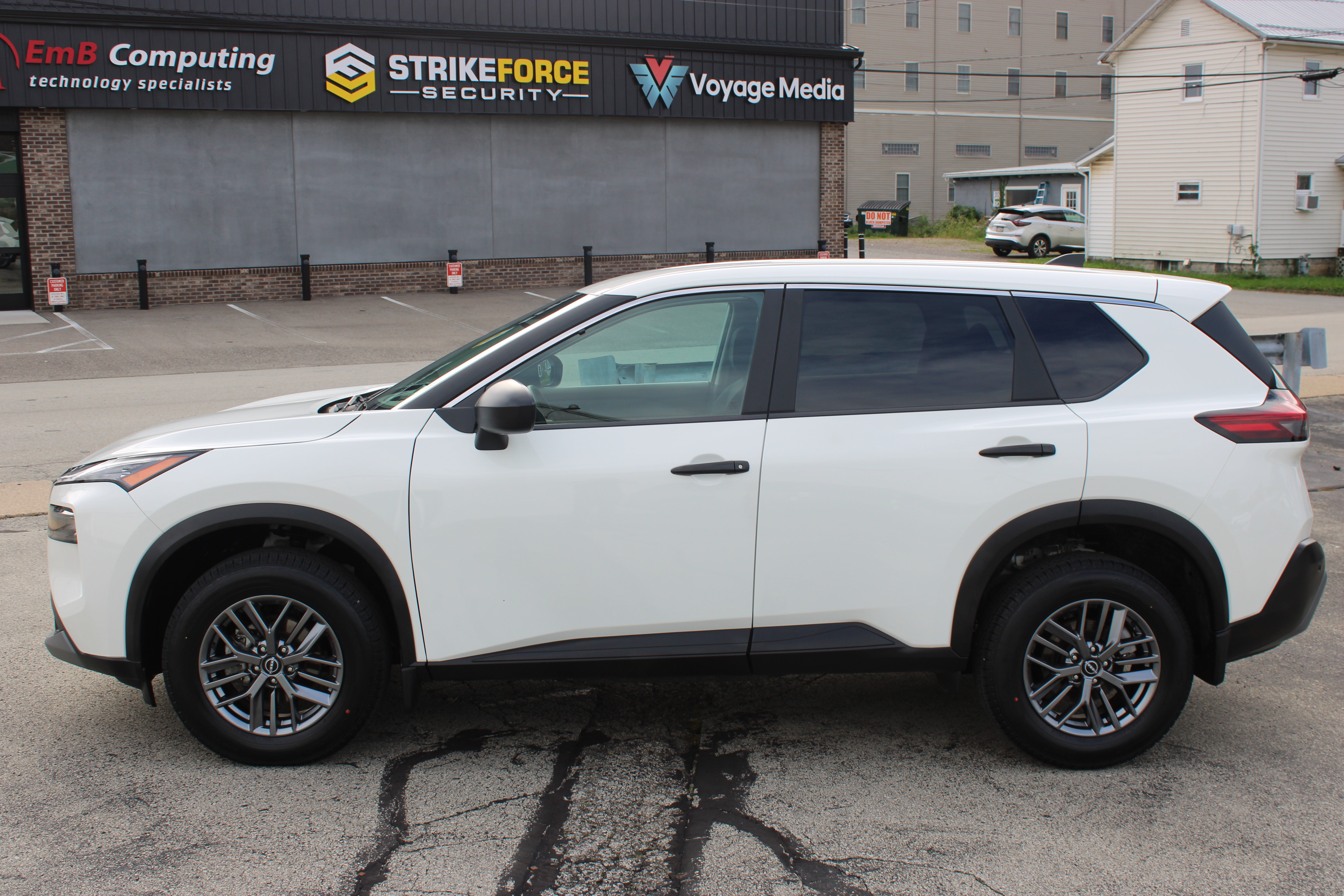 Certified 2023 Nissan Rogue S AWD/4WD image 2