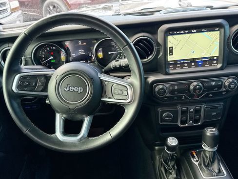 Used 2021 Jeep Wrangler Unlimited Sahara image 25