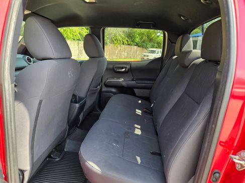 Used 2019 Toyota Tacoma TRD Sport RWD image 14