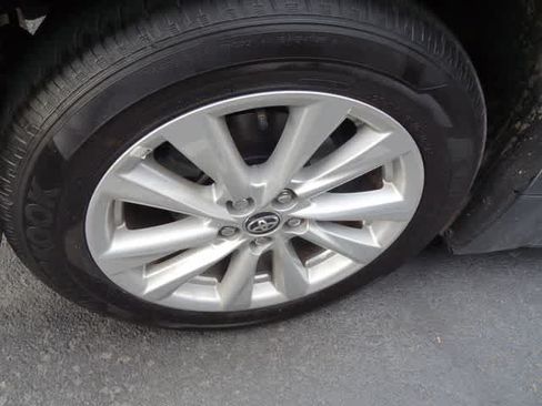 Used 2025 Toyota Corolla LE w/ LE Premium Package FWD image 12