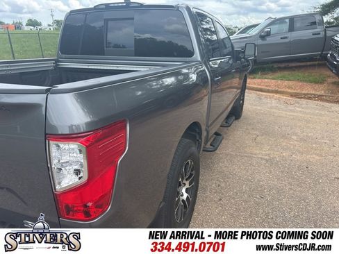 Used 2023 Nissan Titan SV w/ SV Convenience Package RWD image 7