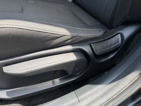 Used 2023 Hyundai Elantra SE FWD image 18