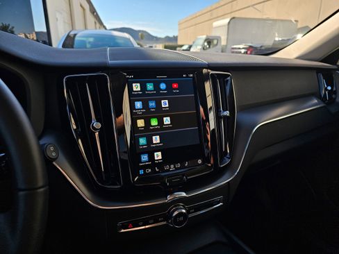 Used 2025 Volvo XC60 B5 Core image 13