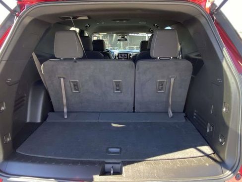 Used 2023 Chevrolet Traverse LT image 8