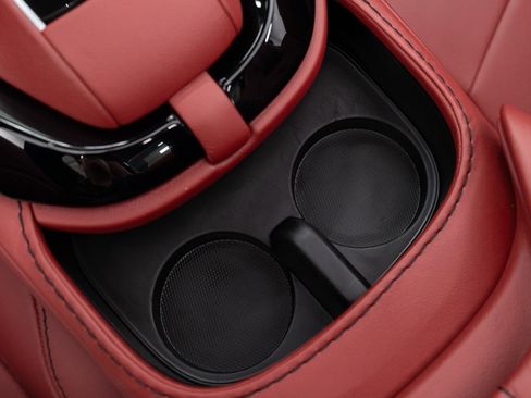 Used 2021 Aston Martin V8 Vantage Roadster image 33