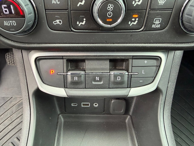 Used 2024 GMC Terrain SLE w/ Driver Convenience Package AWD/4WD image 22