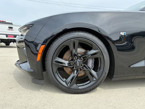 Used 2018 Chevrolet Camaro SS RWD image 7