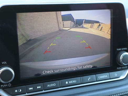 Used 2024 Nissan Rogue S FWD image 7