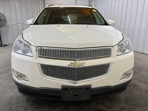 Used 2012 Chevrolet Traverse LT FWD image 2
