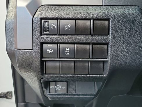Used 2024 Toyota Tacoma TRD Off-Road AWD/4WD image 25