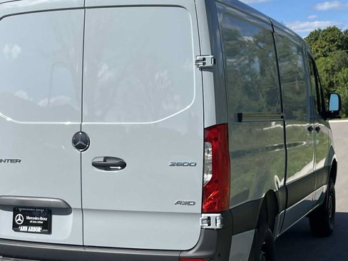 New 2026 Mercedes-Benz Sprinter 2500 image 18