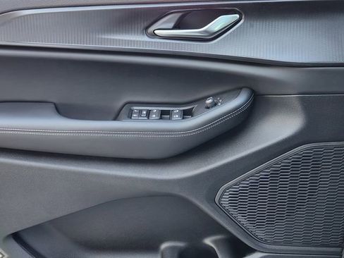 New 2025 Jeep Grand Cherokee Altitude image 17