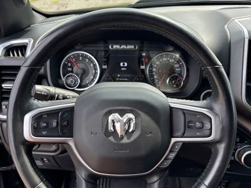 Used 2022 RAM 1500 Big Horn AWD/4WD image 9