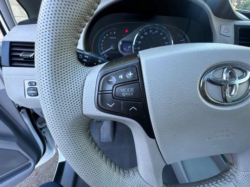 Used 2011 Toyota Sienna XLE w/ XLE Navigation Pkg FWD image 28