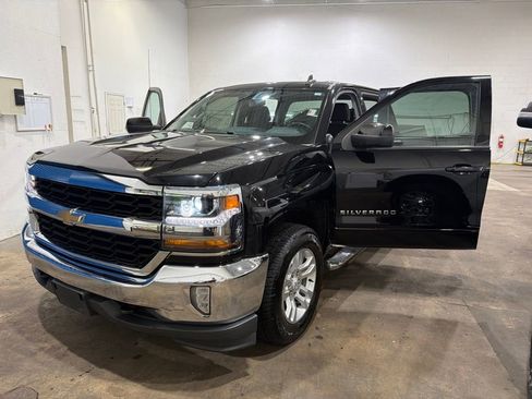 Used 2017 Chevrolet Silverado 1500 LT w/ All Star Edition AWD/4WD image 27