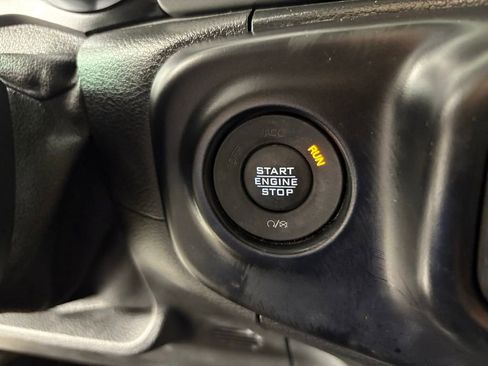 Used 2021 Jeep Gladiator Sport image 24