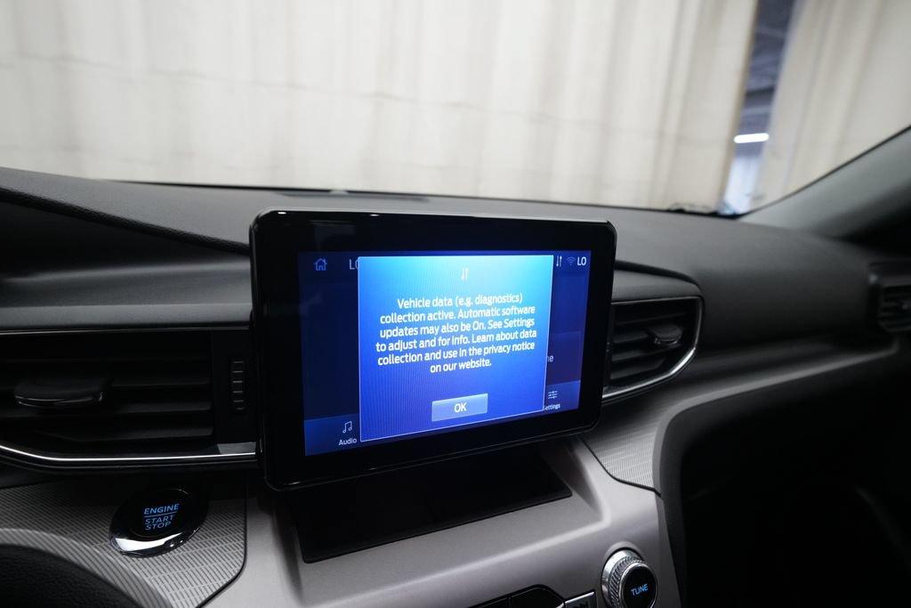 Used 2023 Ford Explorer XLT w/ Equipment Group 202A AWD/4WD image 6