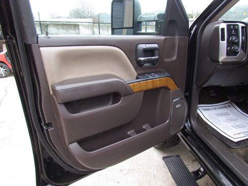 Used 2014 GMC Sierra 1500 SLT w/ SLT Crew Cab Value Package image 9