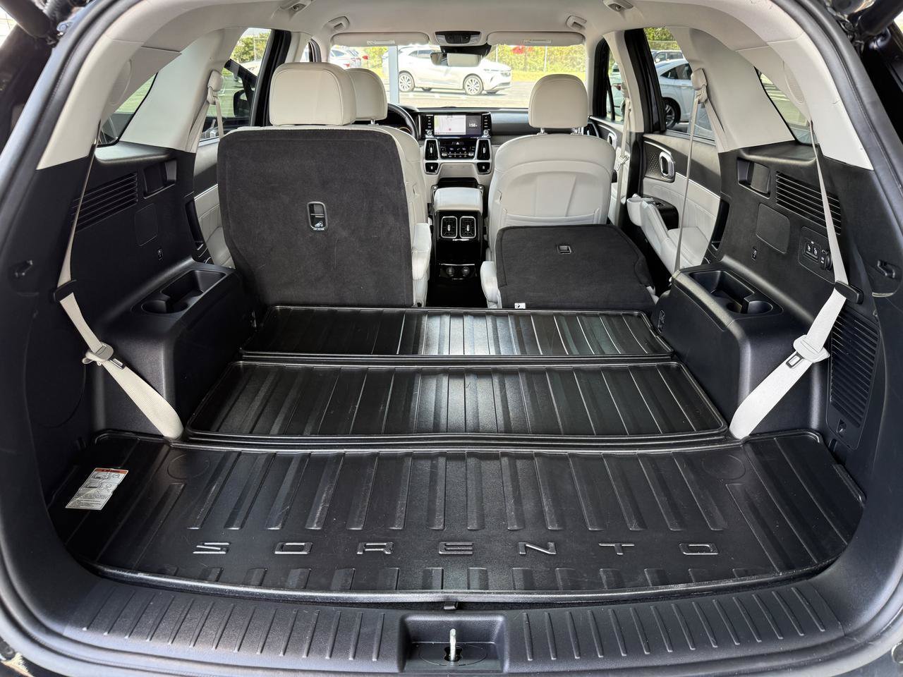 Used 2022 Kia Sorento AWD SX Prestige Plug-In Hybrid image 51