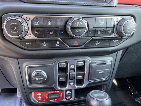 Used 2021 Jeep Wrangler Unlimited Rubicon AWD/4WD image 15