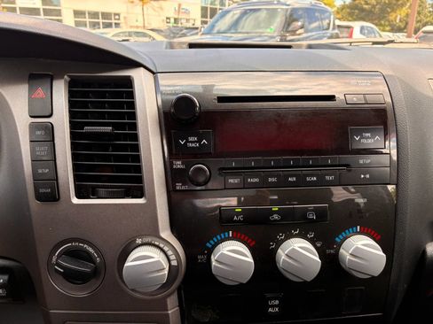 Used 2011 Toyota Tundra 4x4 Double Cab image 25