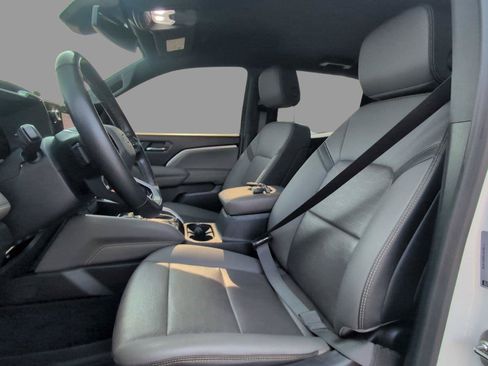 Used 2024 Chevrolet Colorado ZR2 w/ ZR2 Convenience Package III AWD/4WD image 19