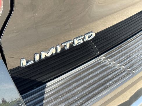 Used 2018 Ford Expedition Limited AWD/4WD image 39